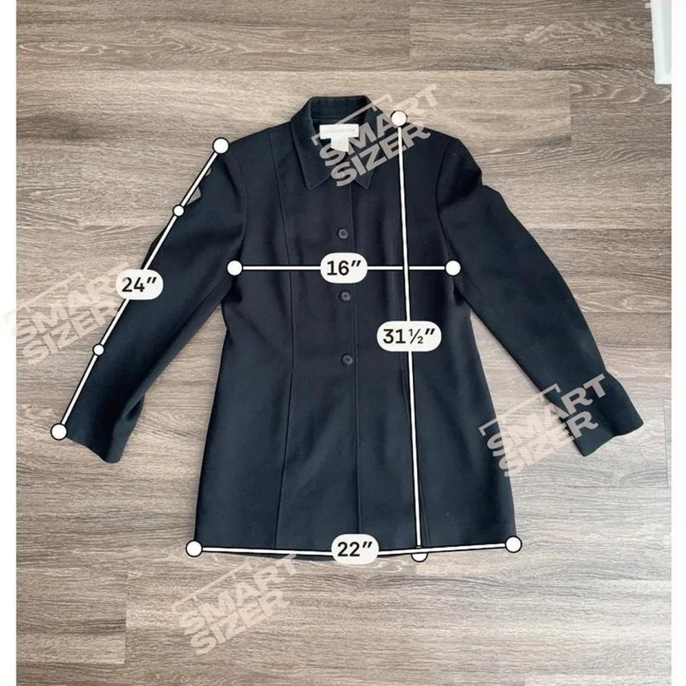 Jones New York black coat‎ with button front and collar. Size: 10